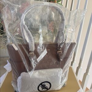 Michael Kors Charlotte Large Zip Tote Brand New Authentic 11X10